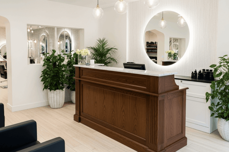 banque d'accueil salon de coiffure