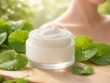 découvrez les bienfaits de la crème centella asiatica, ses effets réparateurs sur la peau et pourquoi elle est incontournable pour votre routine beauté.